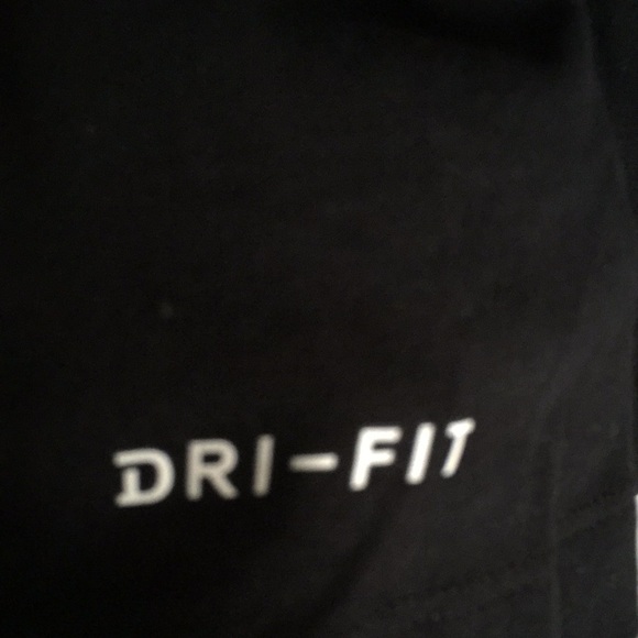 Nike Men’s Sports Casual Dri-Fit T-shirt - Picture 5 of 7